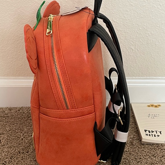2019 Pumpkin Mickey Loungefly backpack - Picture 4 of 4